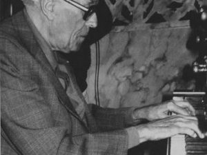 Tien jaar na het overlijden van Cor Kee (‘Een muzikale dijk van een vent’)