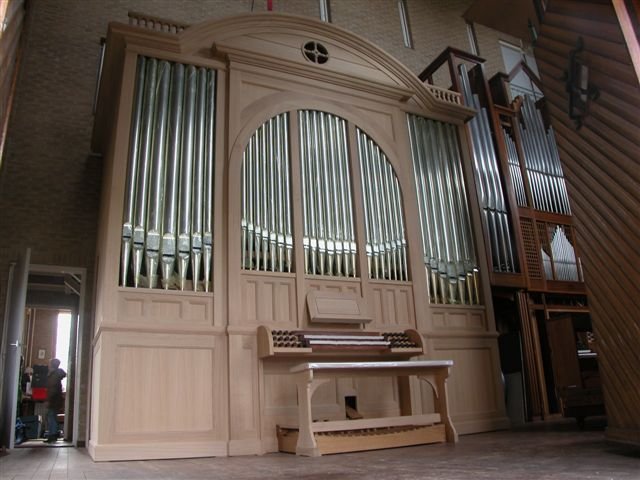 J.L. van den Heuvel Orgelbouw is forty years old by Cees van der Poel & Rogér van Dijk