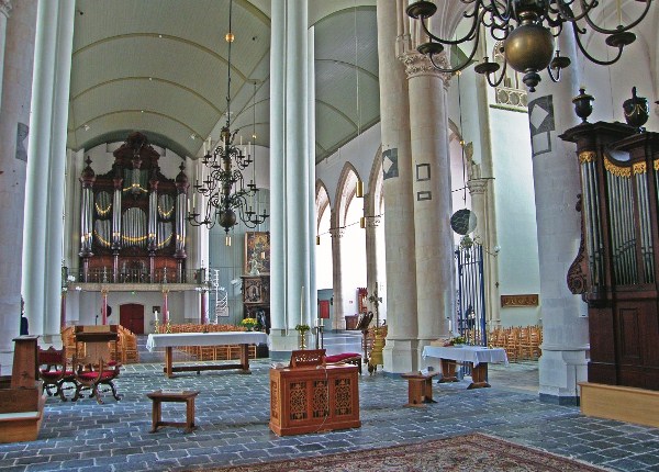 Nederlands grootste Ibach-orgel herboren. Het hoofdorgel van de St.-Gertrudiskerk te Bergen op Zoom. Deel 1