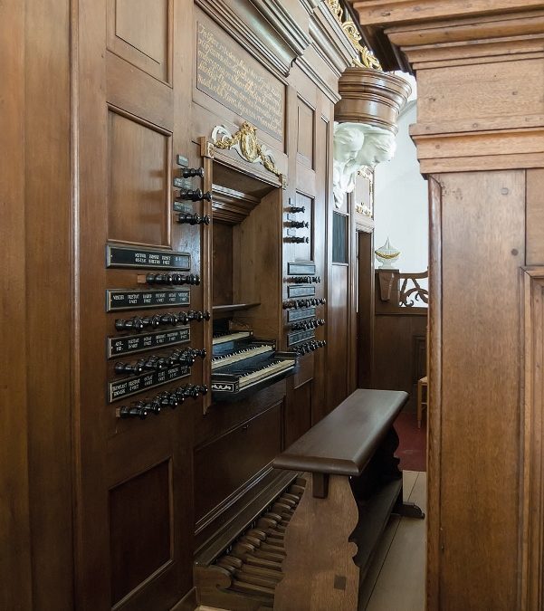The Hinsz/Van Dam organ in the Martinikerk of Bolsward by Rogér van Dijk, Henk de Vries, and Auke H. Vlagsma