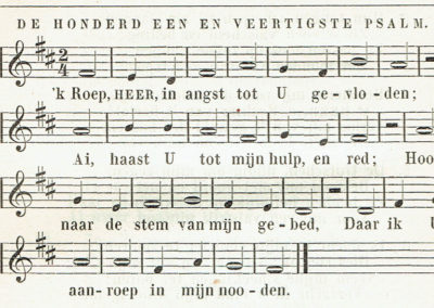 Organ playing in protestant church services between 1886 and 1938. Part 4: church modes and rhythmical singing