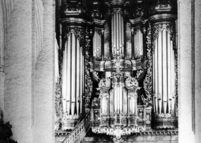 Gottfried Frietzsch en het grote orgel in Hamburgse St.-Katharinen. Het aantal manualen, hun omvang en subsemitoetsen