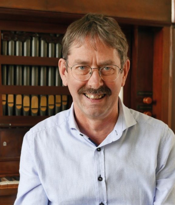 Listening to the nature of sound. A portrait of Adriaan van Rossem